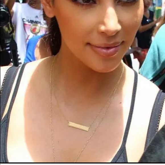 🔥GOLD BAR NECKLACE🔥Minimalist Statement Necklace Kim K - Picture 4 of 4
